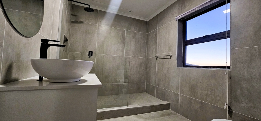 5 Bedroom Property for Sale in Myburgh Park Western Cape